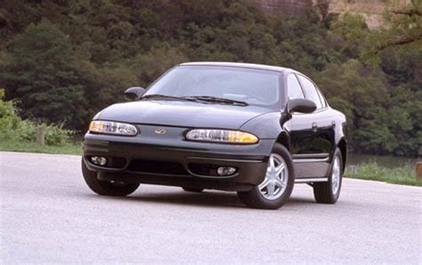 Used 2002 Oldsmobile Alero Sedan Review .